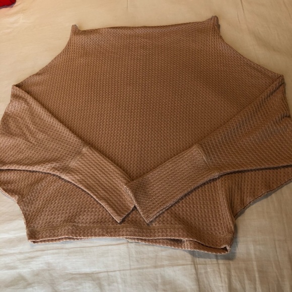 Lulus Tops - Lulu’s off the shoulder thermal top